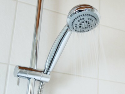 Prendre une douche plutôt qu'un bain