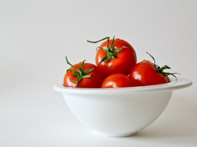 Cuisiner une recette avec des tomates