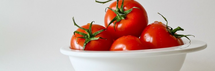 Cuisiner une recette avec des tomates