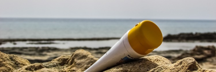 Toujours mettre de la crème solaire sur son visage