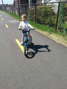 Soccer et velo avec notre petit fils