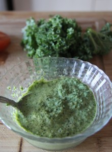 Trempette au yogourt et chou frisé