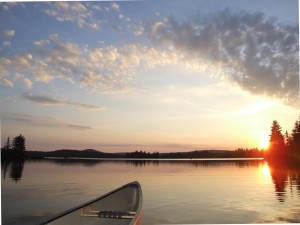 Coucher de soleil sur le lac des îles